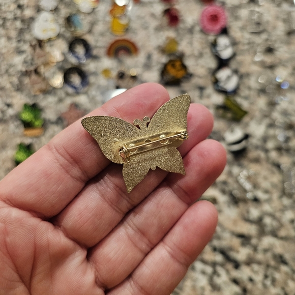 Lot of 47 pins and rubber backings. Assorted styles. - Picture 3 of 16